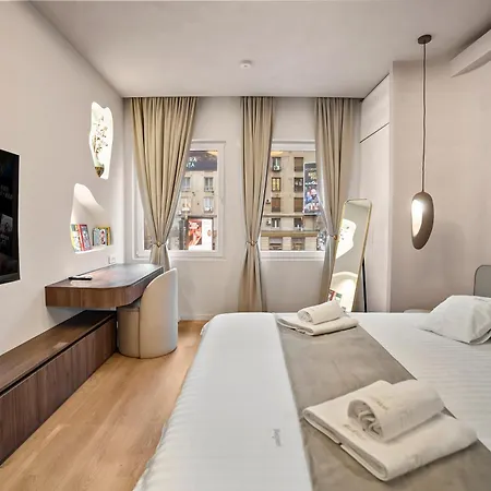 Designer * Bucureşti