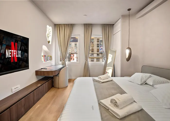 Designer * בוקרשט